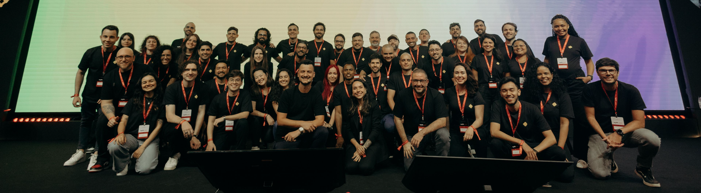 A equipe do Reg Life reunida no palco
